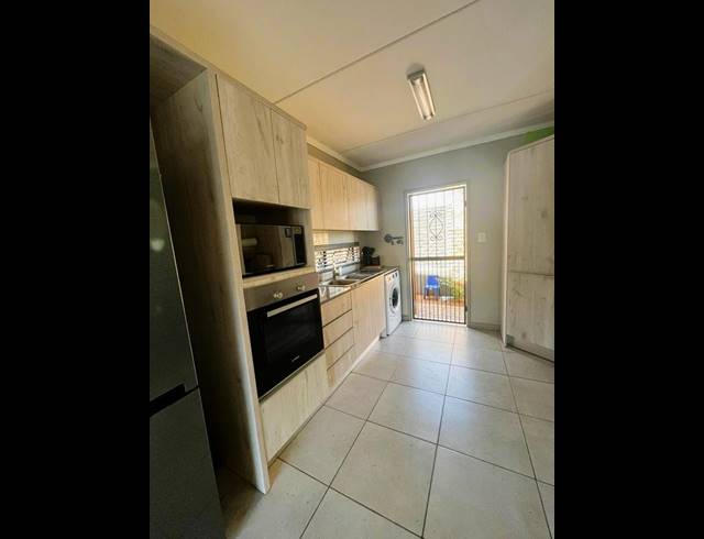 3 BEDROOM TOWNHOUSE FOR SALE IN AMBERFIELD